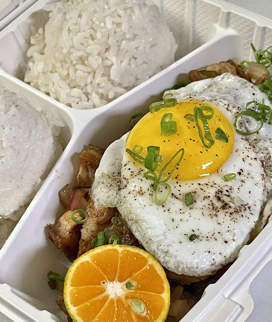 Fried rice topped with a fried egg